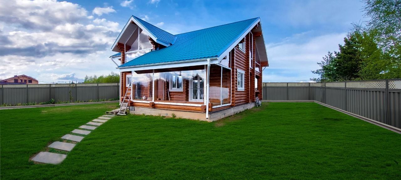 Мягкие окна на веранде загородного дома в посёлке Ашукино